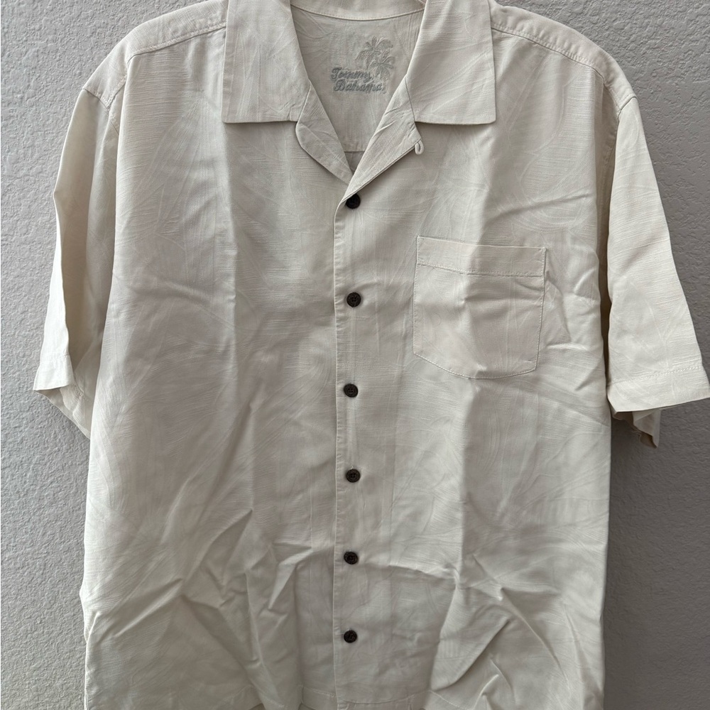 Tommy Bahama Cream Short Sleeve Button Down Shirt  100% Silk Sz L